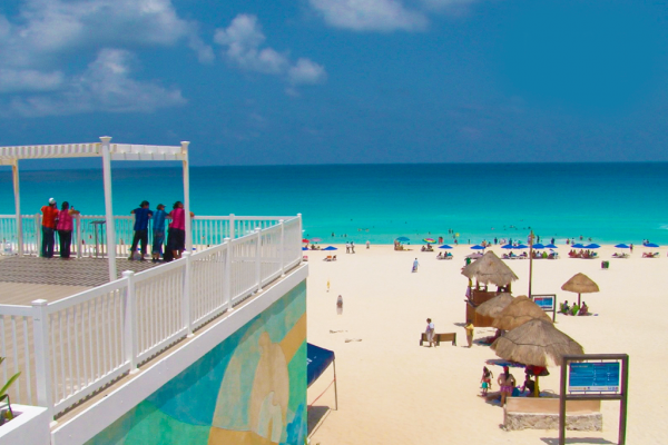 Playa Delfines praia pública em cancún